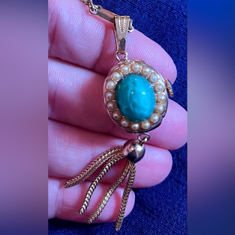 Vintage (rare find) Crosby 17 Jewels tassel watch pendant, green peking glass.